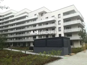 Pronájem garážového stání, Praha - Strašnice, Zvěřinova, 13 m2