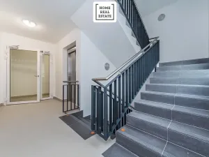 Prodej garážového stání, Praha - Smíchov, Pod Barvířkou, 16 m2