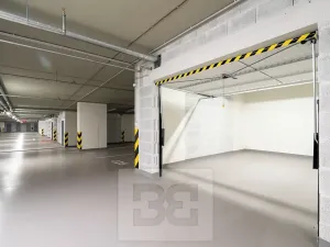 Pronájem garáže, Praha - Vysočany, Poděbradská, 20 m2