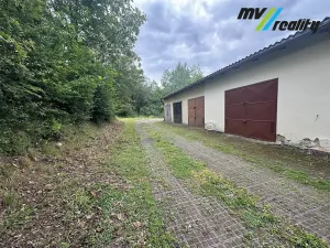 Pronájem garáže, Milovice, V Konírnách, 22 m2