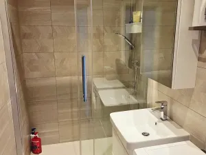 Pronájem bytu 2+kk, Praha - Kobylisy, Kaňkovského, 44 m2