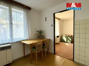 Prodej atypického bytu, Měšice, U školky, 118 m2