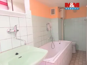 Prodej bytu 1+1, Karlovy Vary, Raisova, 30 m2