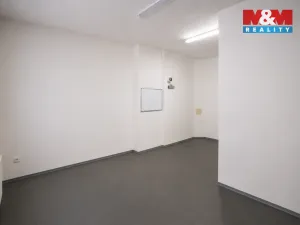Pronájem obchodního prostoru, Pardubice - Zelené Předměstí, 17. listopadu, 82 m2