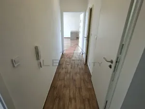 Pronájem bytu 2+kk, Velký Osek, U hřiště, 66 m2