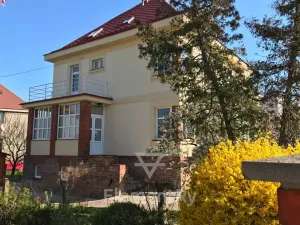 Pronájem bytu 1+1, Hradec Králové, V Lipkách, 32 m2