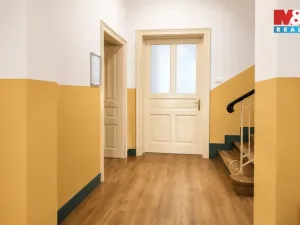 Pronájem kanceláře, Třinec - Staré Město, 1. máje, 99 m2