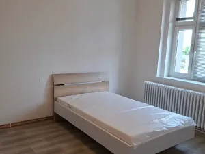 Pronájem obchodního prostoru, Žatec, U Oharky, 98 m2
