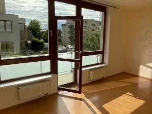 Pronájem bytu 1+kk, Praha - Štěrboholy, Laudonova, 42 m2