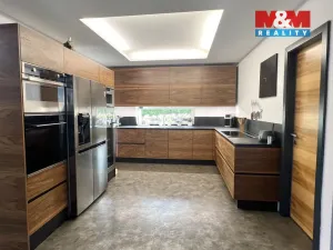 Prodej rodinného domu, Knovíz, 214 m2