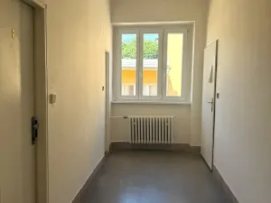 Pronájem kanceláře, Kroměříž, Vejvanovského, 17 m2
