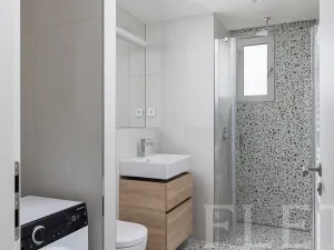 Pronájem bytu 1+kk, Praha - Radlice, U Komína, 39 m2
