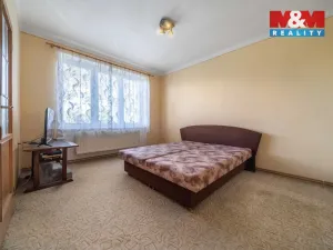 Prodej bytu 2+1, Hrádek - Nová Huť, 1. máje, 56 m2