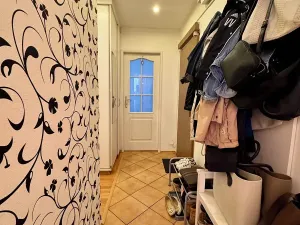 Prodej bytu 3+1, Praha - Prosek, Pískovcová, 67 m2
