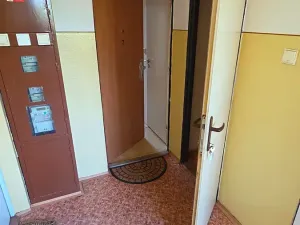 Prodej bytu 2+kk, Praha - Kobylisy, Třebenická, 39 m2