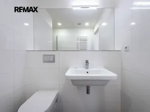 Pronájem bytu 1+kk, Praha - Vinohrady, Perucká, 27 m2