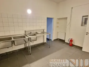 Pronájem obchodního prostoru, Dobřany, Školní, 79 m2
