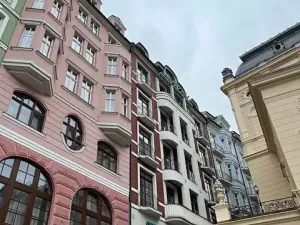 Prodej bytu 4+1, Karlovy Vary, Divadelní náměstí, 145 m2