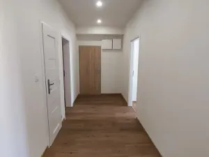 Prodej obchodního prostoru, Praha, Bělohorská, 86 m2