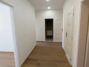 Prodej obchodního prostoru, Praha, Bělohorská, 86 m2