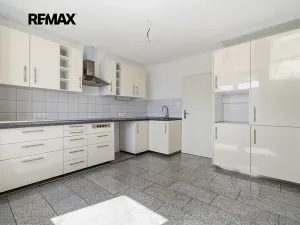 Prodej vícegeneračního domu, Kasejovice, 250 m2
