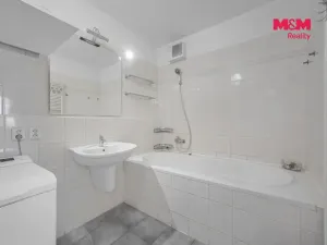 Pronájem bytu 2+kk, Pardubice - Zelené Předměstí, nábřeží Závodu míru, 58 m2