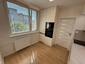 Prodej bytu 3+1, Zlín, Na Honech III, 72 m2