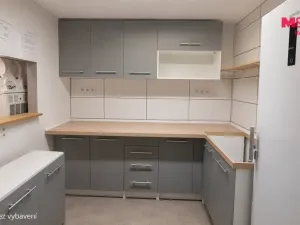 Pronájem obchodního prostoru, Český Těšín, Nádražní, 18 m2