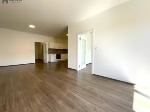 Pronájem bytu 2+kk, Praha - Libeň, U Rokytky, 76 m2