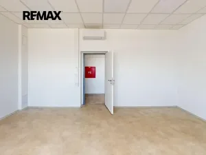 Pronájem kanceláře, Pardubice, Fáblovka, 444 m2