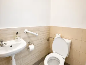 Pronájem obchodního prostoru, Tišnov, Jungmannova, 14 m2