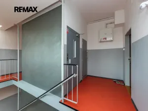 Prodej bytu 2+kk, Praha - Kobylisy, Třebenická, 41 m2