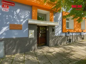 Prodej bytu 1+kk, Plzeň - Doubravka, Habrmannovo náměstí, 30 m2