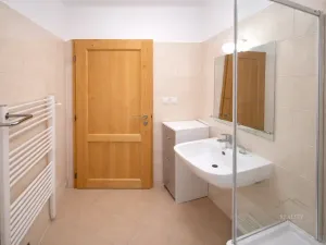Prodej činžovního domu, Ostružná - Ramzová, 73 m2