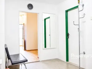 Pronájem komerční, Kladno, náměstí Svobody, 12 m2