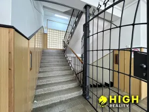 Pronájem kanceláře, Dýšina, 490 m2