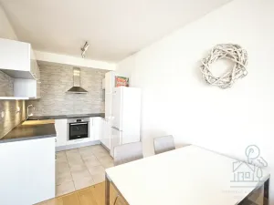 Pronájem bytu 2+kk, Praha - Holešovice, V háji, 56 m2