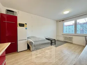 Pronájem bytu 1+1, Zlín, U Trojáku, 36 m2