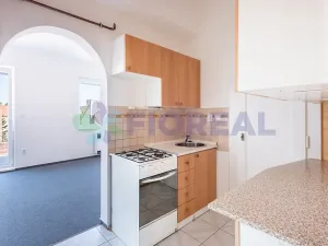 Pronájem bytu 1+1, Praha - Strašnice, Na hroudě, 31 m2