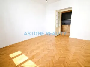 Pronájem bytu 2+kk, Praha - Vršovice, Bulharská, 58 m2