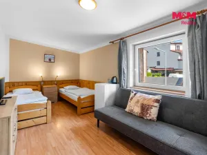 Prodej ubytování, Lomnice nad Popelkou, Poděbradova, 600 m2