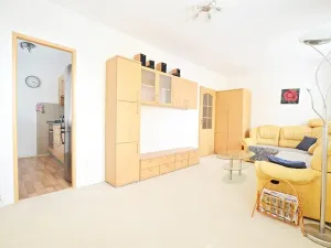 Pronájem bytu 2+1, Praha - Kobylisy, Formánkova, 49 m2
