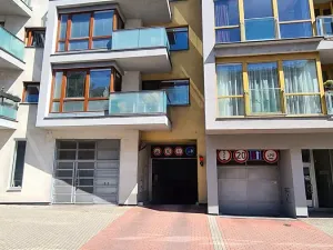 Pronájem garážového stání, Praha - Podolí, Nedvědovo náměstí, 20 m2
