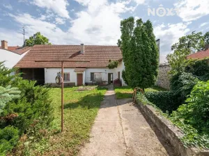 Prodej rodinného domu, Drnholec, nám. Svobody, 210 m2