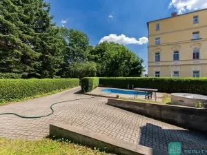 Prodej vícegeneračního domu, Hrob, 346 m2