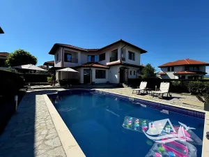 Prodej rodinného domu, Pomorie, Bulharsko, 179 m2