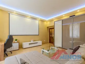 Prodej bytu 3+1, Slaný, Ouvalova, 94 m2