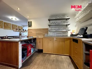 Prodej restaurace, Velké Žernoseky, 438 m2