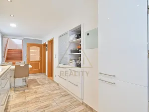 Prodej rodinného domu, Hřebeč, nám. Draha, 150 m2