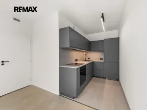 Pronájem bytu 2+kk, Praha - Strašnice, Strančická, 48 m2
